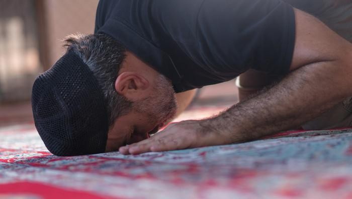 1761088643826-ilustrasi-salat-1_169