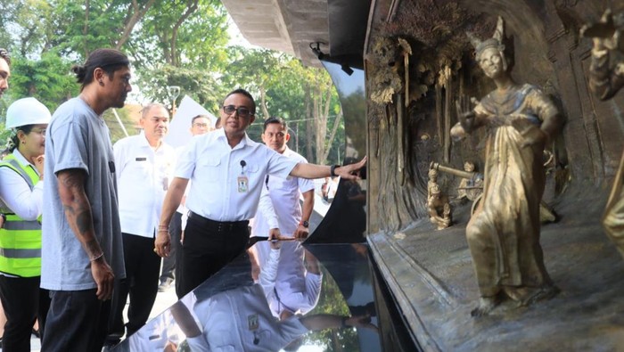 1761154363132-wali-kota-denpasar-i-gusti-ngurah-jaya-negara-meninjau-proyek-fisik-strategis-denpasar-dalam-kegiatan-monitoring-dan-evaluasi--1761143656517_169