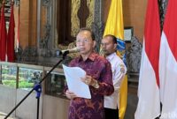 1761154449209-gubernur-bali-wayan-koster-saat-jumpa-pers-kegiatan-gotong-royong-semesta-berencana-di-rumah-jabatan-jayasabha-denpasar-rabu-2-1761141547351_169