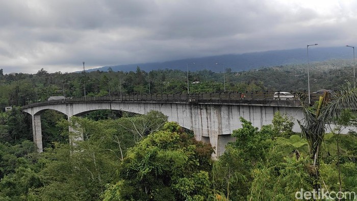 1761197890995-situasi-di-jembatan-tukad-bangkung-petang-badung-pasca-insiden-bunuh-diri-jumat-442025-agus-eka-1743774934640_169