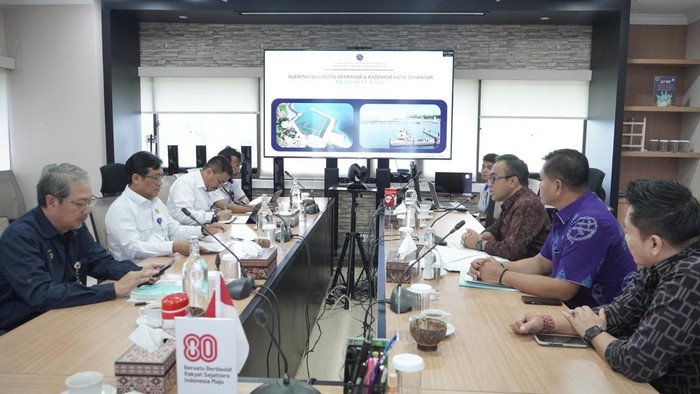 1761219142619-wali-kota-denpasar-i-gusti-ngurah-jaya-negara-melakukan-audiensi-dengan-kemenhub-di-jakarta-kamis-23102025-dok-pemkot-denpasar-1761213124165_169