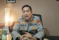 1761219239879-kapolres-lombok-tengah-akbp-eko-yusmiarto-memberikan-keterangan-pers-kepada-awak-media-di-ruangannya-jumat-2282025-malam-edi-s-1755874159459_169