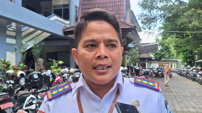 1761240638787-kadishub-mataram-zulkarwin-saat-diwawancarai-kamis-23102025-nathea-citradetikbali-1761223042527_169