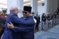 1761284103293-momen-prabowo-peluk-presiden-brasil-luiz-inacio-lula-da-silva-di-istana-merdeka-jakarta-1761190082405_43