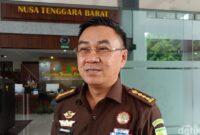 1761305744871-aspidsus-kejati-ntb-zulkifli-said-di-lobi-kejati-ntb-senin-20102025-1760973721016_169