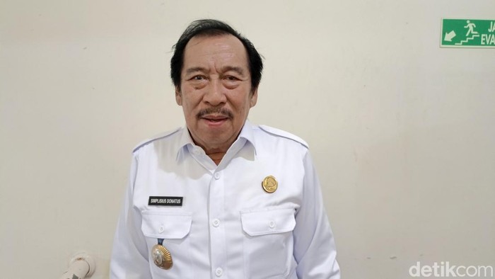 1761305858260-bupati-nagekeo-simplisius-donatus-saat-diwawancarai-detikbali-di-kupang-jumat-24102024-simon-sellydetikbali-1761285959132_169