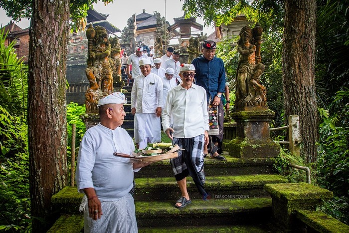 1761391587468-pemerintah-kabupaten-bangli-menggelar-aksi-penanaman-pohon-secara-simbolis-di-seputaran-pura-pucak-hyang-wukir-kegiatan-ini-be-1761374689037