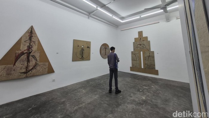 1761413339818-pembukaan-peter-dittmar-art-space-di-tonyraka-art-gallery-ubud-sabtu-25102025-ni-komang-ayu-leona-wirawan-1761399667220_169