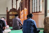 1761434244385-ilustrasi-sholat-jumat_169