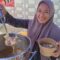 1761478076968-kuliner-lontong-kikil-tanpa-tulang-yang-tengah-viral-di-kalangan-warga-mataram-puluhan-warga-mengantre-untuk-membeli-kuliner-i-1761470600828_169
