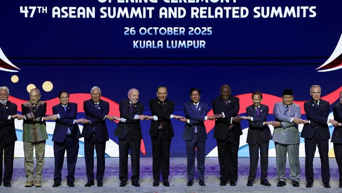 1761478087827-momen-pembukaan-ktt-asean-2025-serukan-semangat-persatuan-dan-perdamaian-1761450636192_169