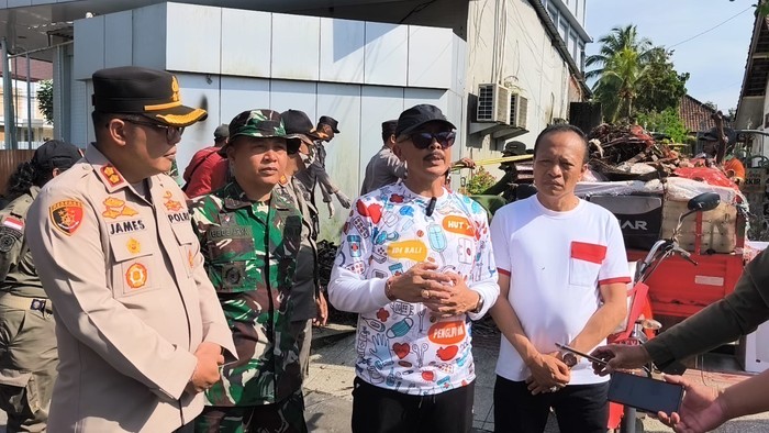 1761478103716-pemkab-bangli-gotong-royong-bersih-bersih-sungai-1761469672485