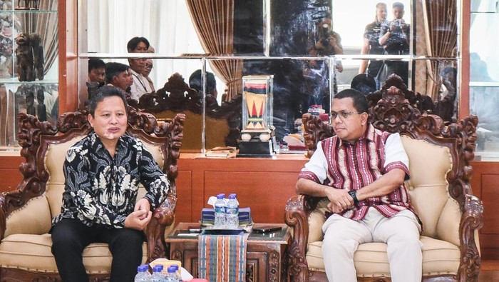1761478200042-gubernur-ntt-melki-laka-lena-menerima-kunjungan-direktorat-jenderal-diplomasi-promosi-dan-kerja-sama-kebudayaan-kementerian-ke-1761466093607_169