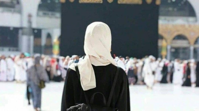 1761499607458-wanita-menjalankan-ibadah-umrah_169