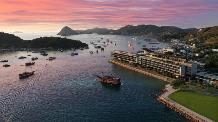 1761499969823-pemandangan-lokasi-komodo-waterfront-festival-2025-di-labuan-bajo-manggarai-barat-ntt-pada-15-22-november-2025-dok-panitia-kom-1761479879044_169
