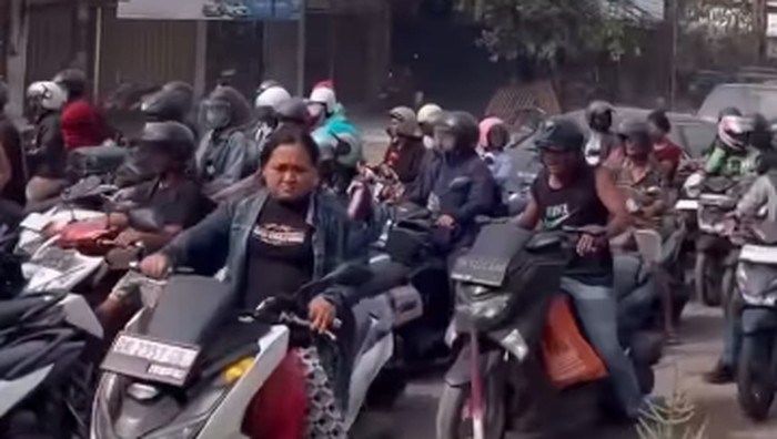 1761543022552-macet-denpasar-1761536074819_169
