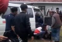 1761543049545-beredar-di-medsos-seorang-sopir-ambulans-meninggal-dunia-sesaat-setelah-mengantar-jenazah-di-panjalu-ciamis-1761455862332_43