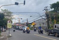1761564671365-suasana-lalu-lintas-di-simpang-empat-jalan-untung-surapati-karangasem-senin-27102025-traffic-light-di-persimpangan-tersebut-ma-1761555848513_169