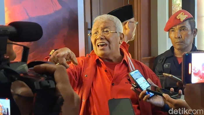 1761564731594-ketua-dpd-pdip-ntb-rachmat-hidayat-saat-diwawancarai-di-mataram-ntb-senin-27102025-foto-nathea-citradetikbali-1761549887672_169