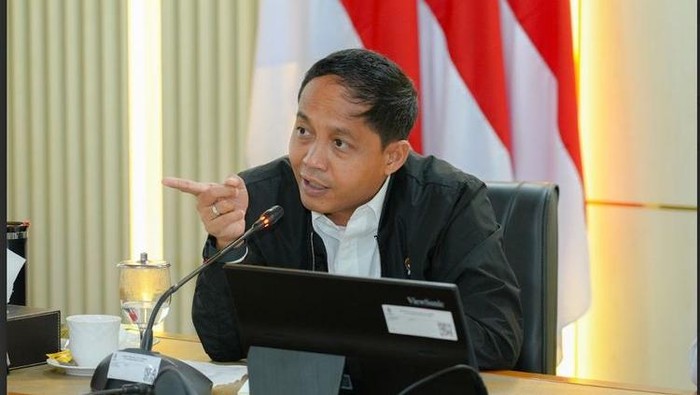 1761564758564-menteri-kehutanan-menhut-raja-juli-antoni-1760962568889_169