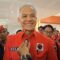 1761586161560-ketua-dpp-pdi-perjuangan-ganjar-pranowo-saat-diwawancarai-usai-menutup-konferda-pdip-ntb-di-hotel-lombok-raya-mataram-ntb-seni-1761573664563_169