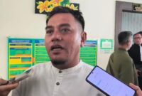1761586172078-hambali-kakak-brigadir-muhammad-nurhadi-saat-ditemui-di-pn-mataram-senin-27102025-foto-abdurrasyid-efendidetikbali-1761573218458_169