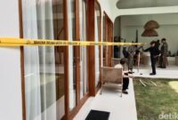 1761651194522-satpol-pp-badung-menyegel-vila-yang-melanggar-sempadan-sungai-di-canggu-kuta-utara-selasa-siang-28102025-agus-eka-1761648822574_169