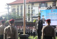 1761651221666-upacara-peringatan-hari-sumpah-pemuda-di-mapolda-bali-senin-28102025-dirsamapta-polda-bali-kombes-ronny-lumban-gaol-menjadi-in-1761641816812_169