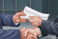 1761672720786-menyerahkan-amplop-1752562107592_169