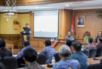 1761672752499-adi-arnawa-saat-rakor-teknis-monitoring-dan-evaluasi-penerapan-spm-di-kabupaten-badung-2025-di-ruang-rapat-kriya-gosana-puspem-1761650391272_169