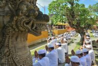 1761693462484-umat-hindu-panjatkan-doa-untuk-keselamatan-di-bali-1757754928533_169