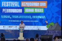 1761759155151-festival-kemudahan-dan-perlindungan-usaha-mikro-legal-terlindungi-yang-digelar-di-gedung-olahraga-flobamora-kupang-rabu-291020-1761746590824_169