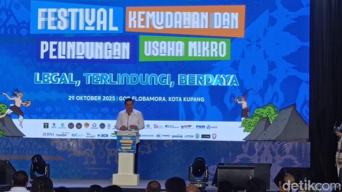 1761759155151-festival-kemudahan-dan-perlindungan-usaha-mikro-legal-terlindungi-yang-digelar-di-gedung-olahraga-flobamora-kupang-rabu-291020-1761746590824_169