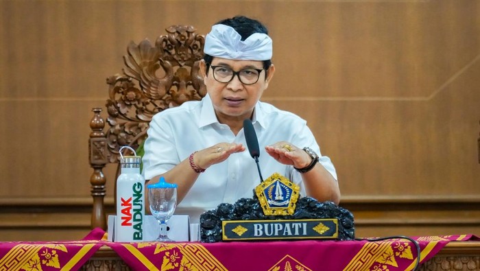 1761759198999-bupati-adi-arnawa-memimpin-rakor-pengelolaan-sampah-di-ruang-rapat-kriya-gosana-puspem-badung-rabu-392025-1756906692028_169