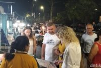 1761845546447-sejumlah-wisatawan-mancanegara-mengunjungi-pusat-kuliner-seafood-kampung-ujung-labuan-bajo-manggarai-barat-ntt-rabu-29102025-m-1761821385626_169