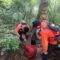 1761910513896-proses-evakuasi-empat-pendaki-kelelahan-di-gunung-batukaru-jumat-31102025-istimewa-1761900044281_169