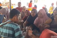 1761952662926-warga-mataram-serbu-bawang-merah-di-pasar-murah-kekalik-jaya-sekarbela-kota-mataram-rabu-2082025-nathea-citradetikbali-1755664813151_169