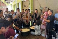 1761974759110-bapanas-dan-satgas-pangan-ntb-ketika-melakukan-sidak-di-pasar-pancor-kecamatan-selong-lombok-timur-ntb-jumat-31102025-dok-satg-1761968332143_169