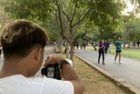 1761996409258-bhani-fotografer-jalanan-sedang-memotret-masyarakat-berolahraga-di-lapangan-niti-mandala-bajra-sandhi-denpasar-bali-minggu-sor_43