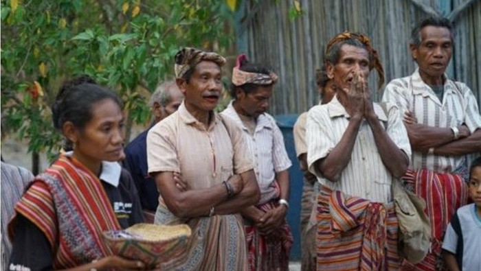 1762234375970-ilustrasi-masyarakat-suku-boti-di-pulau-timor-ntt-dok-wardy-nubatonis-1762223799329_169