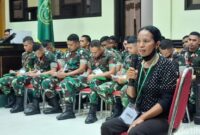 1762256052288-ibu-angkat-prada-lucky-chepril-saputra-namo-maria-anselina-madhe-saat-memberikan-keterangan-di-pengadilan-militer-iii-15-kupan-1762247698205_169