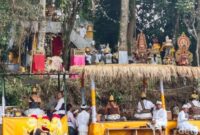 1762320624732-suasana-upacara-suci-parikrama-wana-kerthi-di-pura-penataran-pucak-mangu-badung-selasa-4112025-1762312488560_169