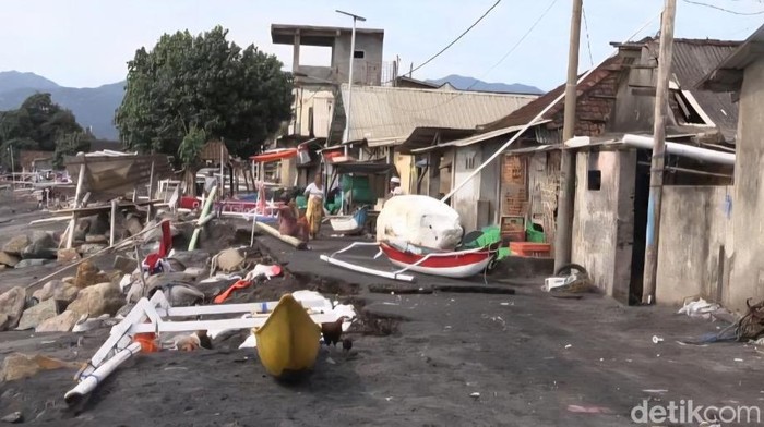 1762363852831-sejumlah-rumah-warga-di-lingkungan-bintaro-ampenan-kota-mataram-ntb-terdampak-banjir-rob-selasa-4112025-foto-nathea-citradetik-1762243569744_169