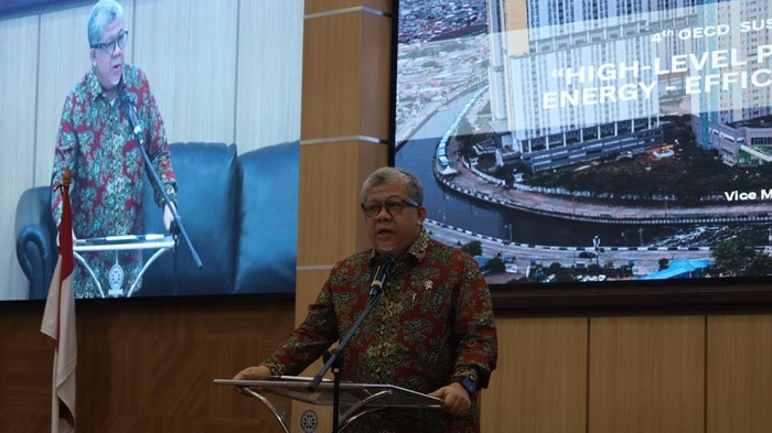 1762407261784-wamen-pkp-fahri-hamzah-saat-pidato-pembukaan-diskusi-internasional-habitechno-7-di-kampus-unud-bukit-jimbaran-badung-kamis-611-1762399933678_169