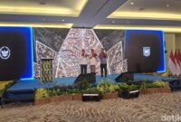 1762428837595-pembukaan-rapat-koordinasi-dan-sinkronisasi-dalam-rangka-harmonisasi-kewenangan-pusat-dan-daerah-melalui-evaluasi-implementasi-1762419962861_169