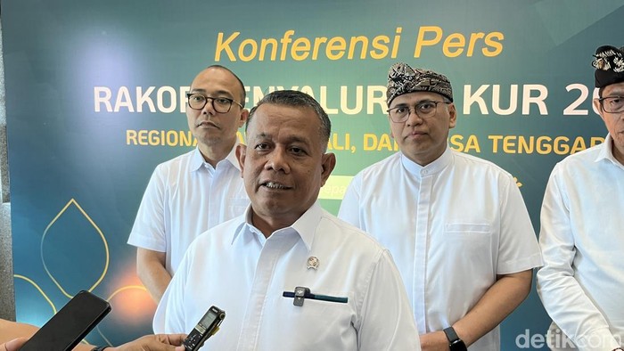 1762428874829-wamen-umkm-helvi-yuni-moraza-di-kantor-perwakilan-bank-indonesia-denpasar-kamis-6112025-1762418439626_169