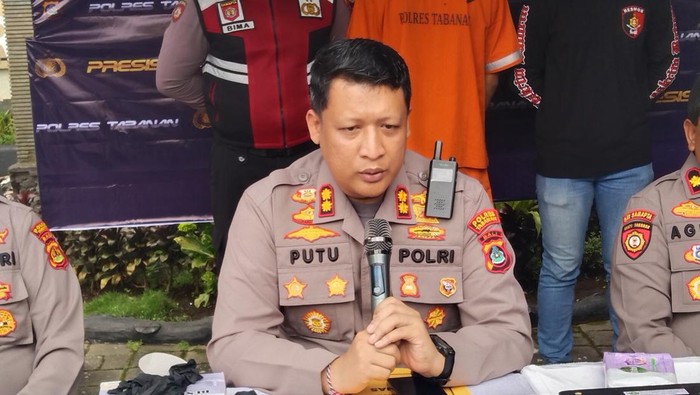 1762428912626-kapolres-tabanan-akbp-i-putu-bayu-pati-saat-memberikan-keterangan-pers-di-mapolsek-baturiti-kamis-6112025-krisna-pradiptadetik-1762415894539_169