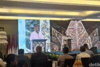 1762428956224-gubernur-bali-wayan-koster-saat-sambutan-di-benoa-badung-kamis-6112025-1762410582616_169