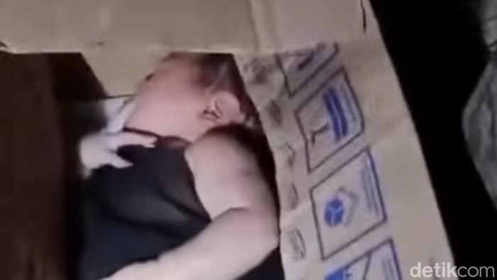 1762493904370-penemuan-bayi-perempuan-di-poskamling-pengendong-kelurahan-prapen-kecamatan-praya-lombok-tengah-nusa-tenggara-barat-ntb-1762485165038_169