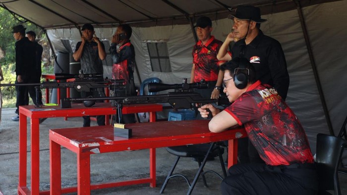 1762536497546-kapolda-bali-irjen-daniel-adityajaya-membuka-kejuaraan-menembak-kapolda-bali-cup-2025-dalam-rangka-hut-brimob-ke-80-di-lapanga-1762512168789_169